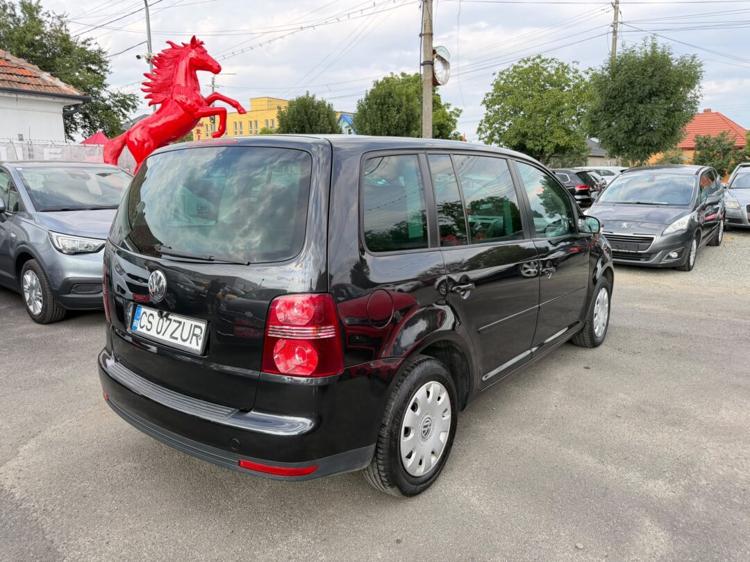 VOLKSWAGEN TOURAN 1.9 Diesel, Cutie Manuala, Navigatie, An 2007