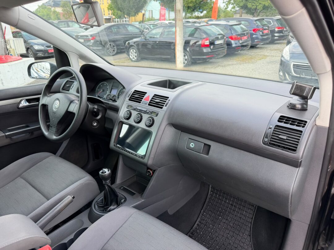 VOLKSWAGEN TOURAN 1.9 Diesel, Cutie Manuala, Navigatie, An 2007