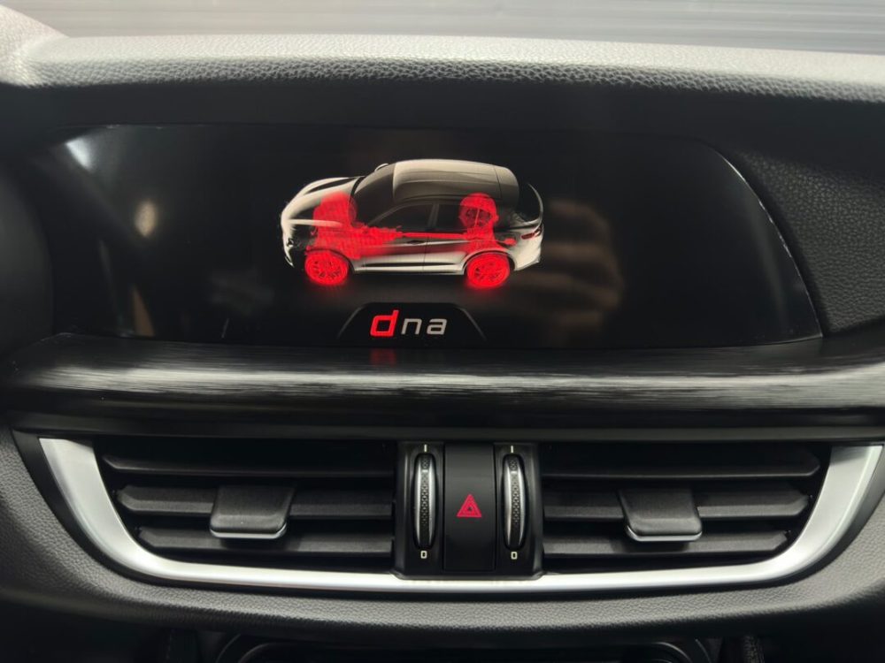 alfa-romeo-stelvio-2-2-diesel-4x4-navigatie-cutie-automat-an-2017-copie