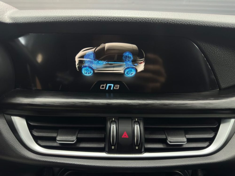 alfa-romeo-stelvio-2-2-diesel-4x4-navigatie-cutie-automat-an-2017-copie