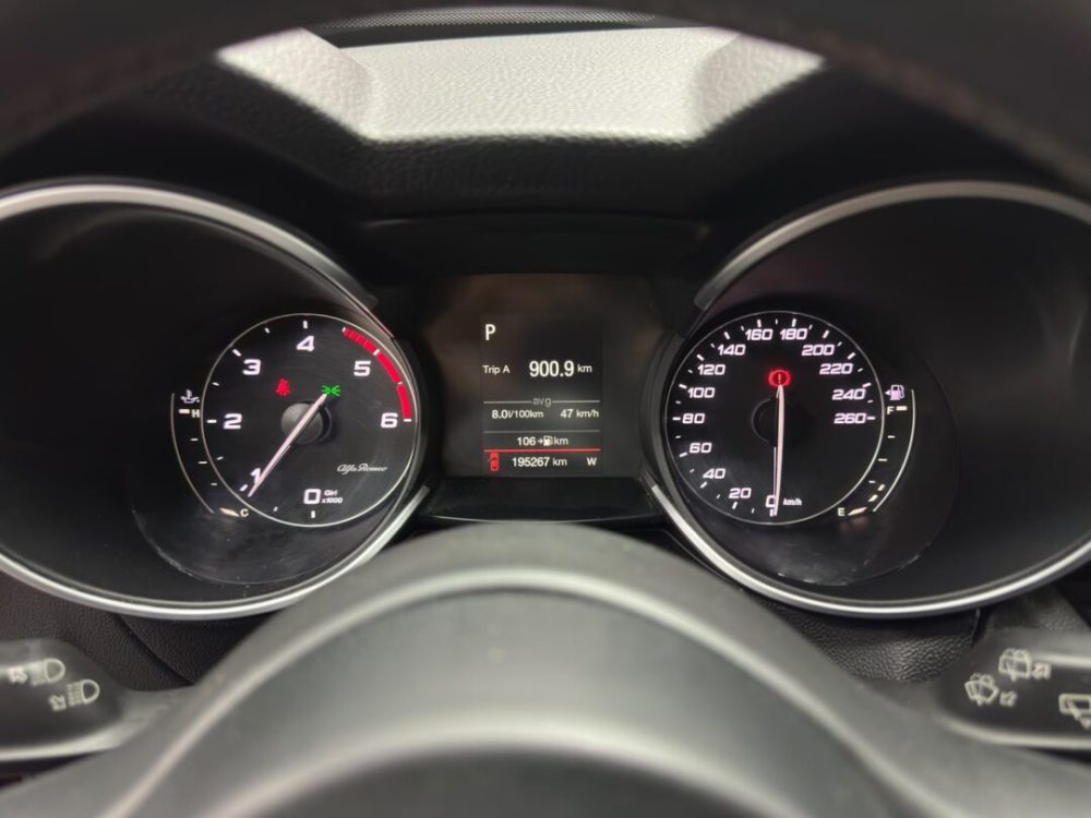 alfa-romeo-stelvio-2-2-diesel-4x4-navigatie-cutie-automat-an-2017-copie