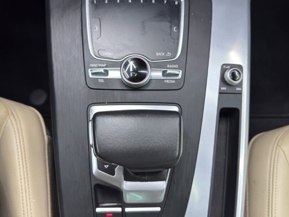 audi-q5-2-0-benzina-automat-navigatie-tavan-panoramic-copie