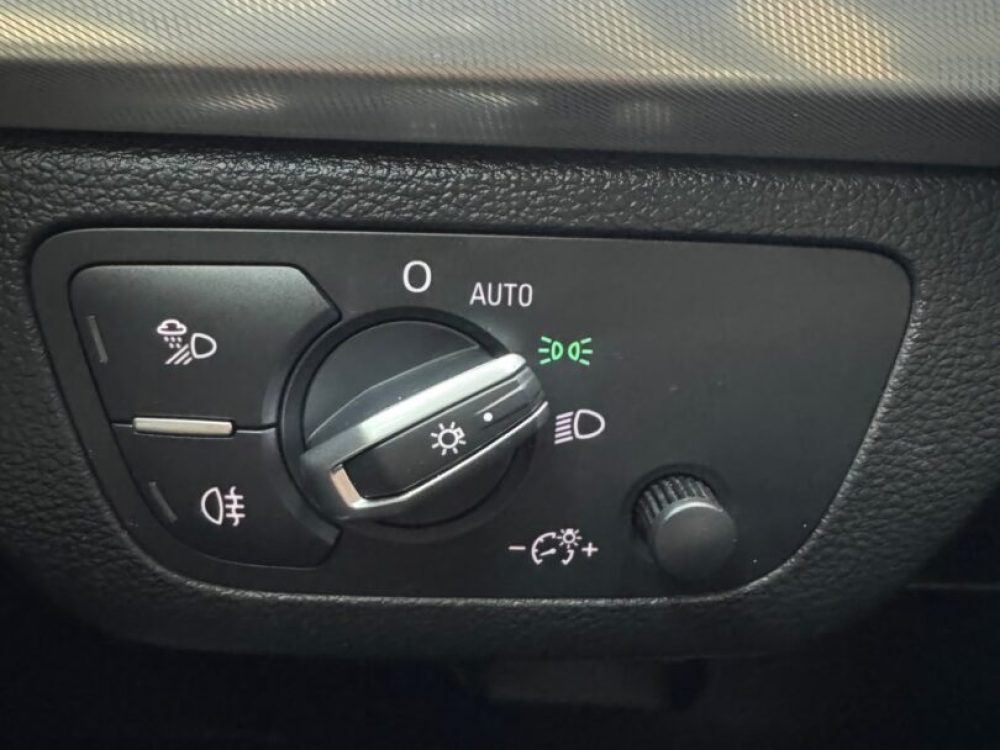 audi-q5-2-0-benzina-automat-navigatie-tavan-panoramic-copie
