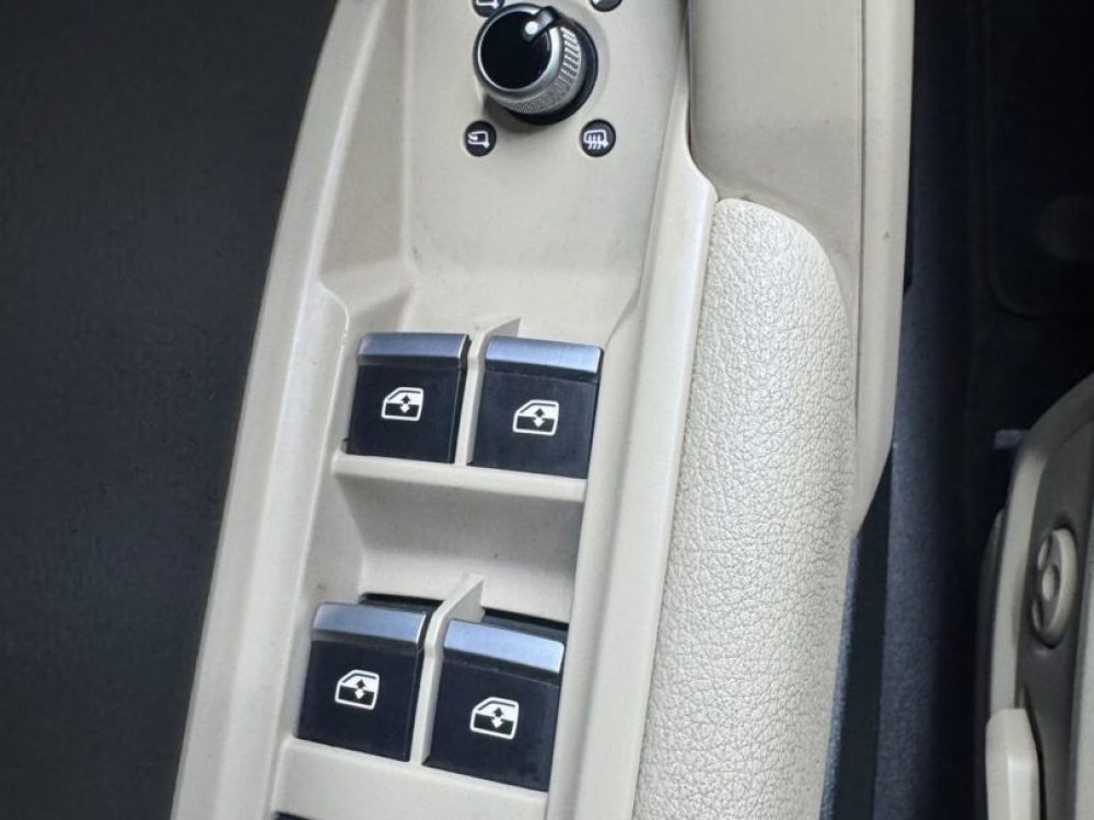 audi-q5-2-0-benzina-automat-navigatie-tavan-panoramic-copie