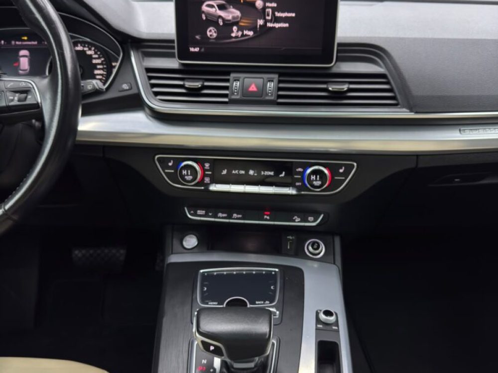 audi-q5-2-0-benzina-automat-navigatie-tavan-panoramic-copie