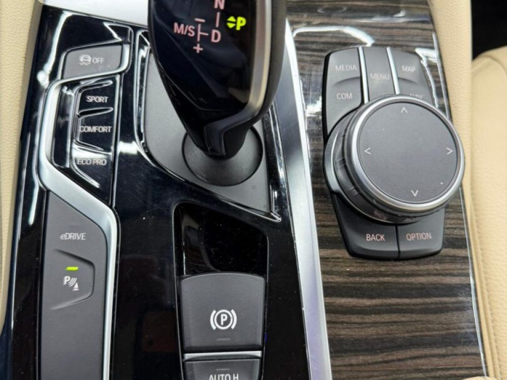 bmw-530e-2-0-hibrid-plug-in-iperformance-navigatie-an-2018