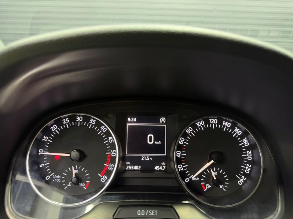 mercedes-benz-c-180-kompressor-cutie-automata-navigatie-an-2009-copie