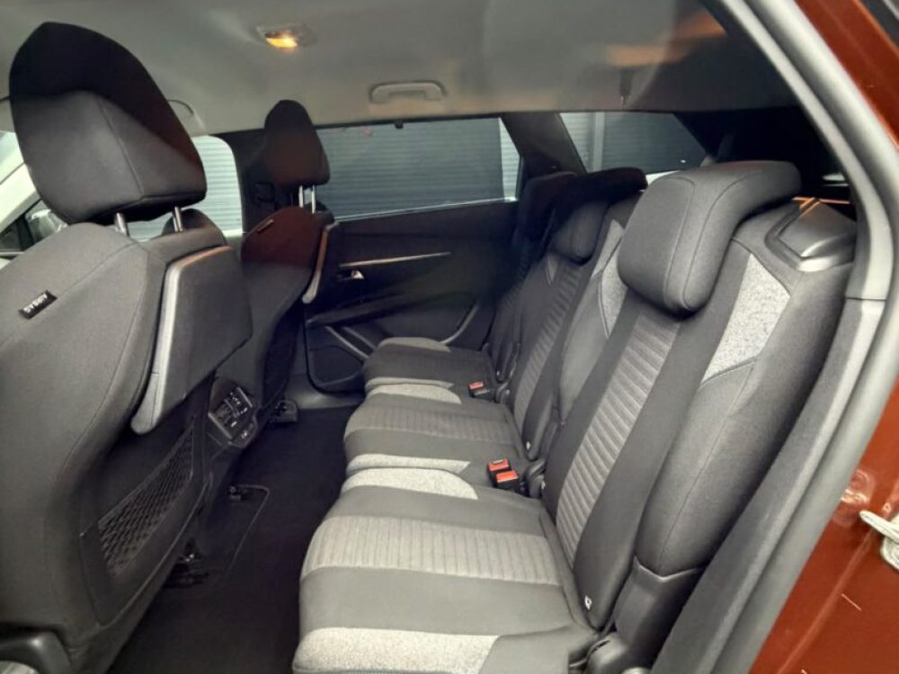 mercedes-benz-gla-200d-cutie-automata-navigatie-tva-deductibil-an-2023-copie