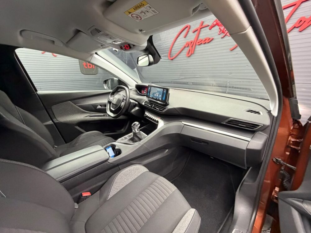 mercedes-benz-gla-200d-cutie-automata-navigatie-tva-deductibil-an-2023-copie