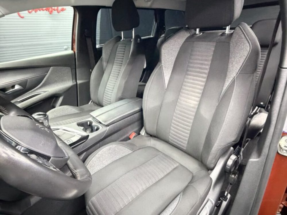 mercedes-benz-gla-200d-cutie-automata-navigatie-tva-deductibil-an-2023-copie
