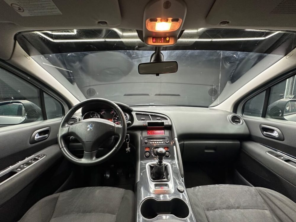 peugeot-5008-1-6-diesel-navigatie-7-locuri-an-2015-copie