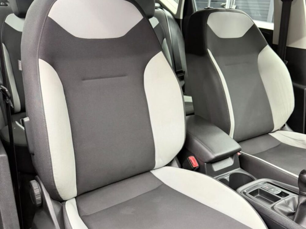 volkswagen-golf-sportsvan-an-2015-1-6-diesel-cutie-automata-copie