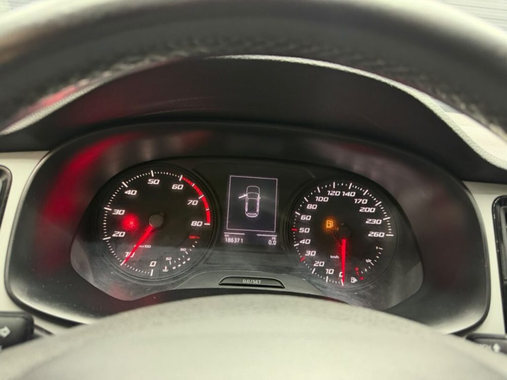 volkswagen-golf-sportsvan-an-2015-1-6-diesel-cutie-automata-copie