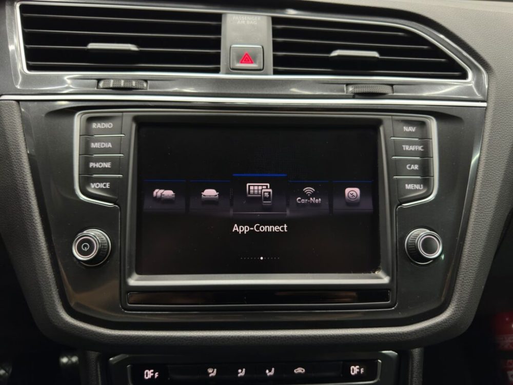 volkswagen-tiguan-2-0-diesel-navigatie-cutie-automata-an-2019-copie