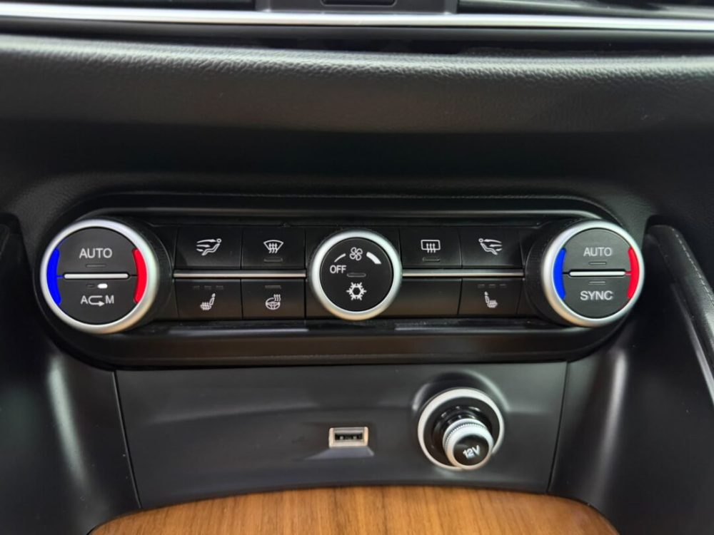 volkswagen-tiguan-2-0-diesel-navigatie-cutie-manuala-an-2016-copie